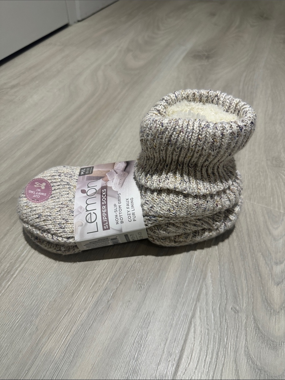 NWT Lemon cozy knit Slipper Socks Womens 8-10